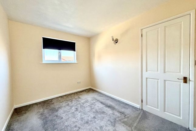 34, Highgrove Close, Calne photo 5