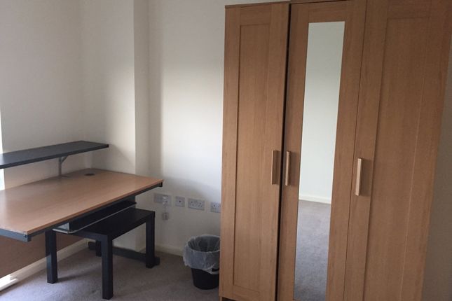 Flat to rent in Williams Way, Wembley