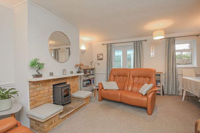 31, Hollybush Road, Hook Norton photo 4