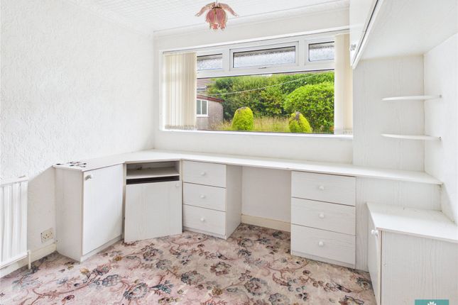 3, Bowland Close, Shaw photo 4