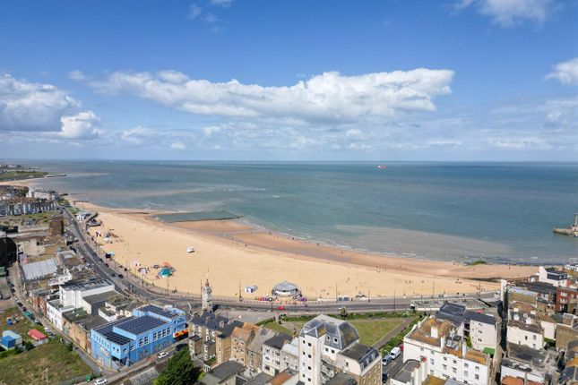 Flat 1, 12, Marine Gardens, Margate photo 2