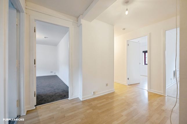 First floor, Flat 2, 6, The Crescent, Clydebank photo 4