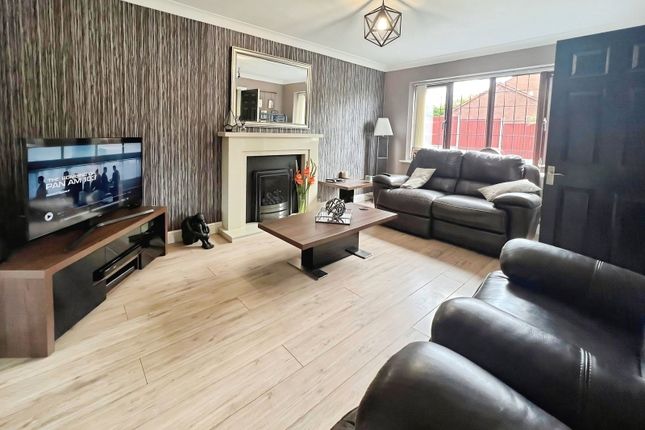 15, Peregrine Grove, Kidderminster photo 3