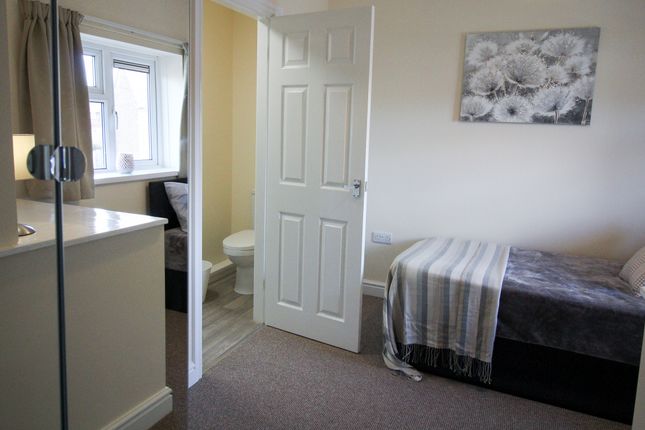 Shared accommodation to rent in Briar Road, Skellow, Doncaster