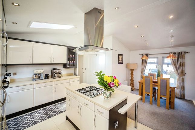 4, Capel Gardens, Ashford photo 2