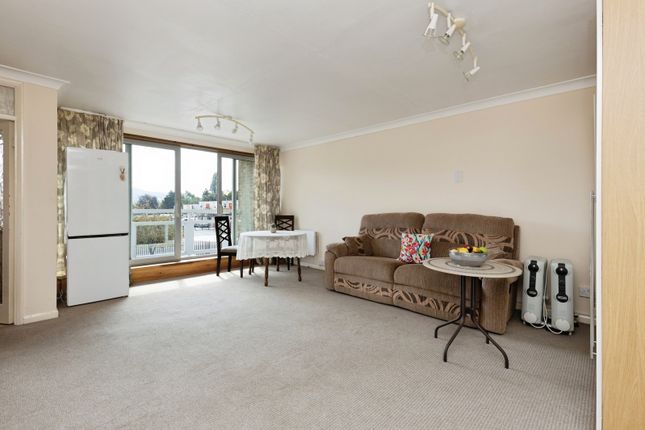 16 Pittville Court Flats,, Albert Road, Gloucestershire photo 4