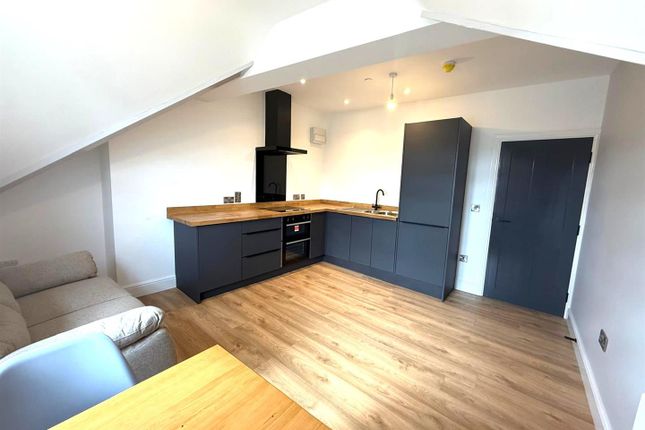 2-bed flat on Flat 4, Cambrian, Alexandra Road, Aberystwyth, £1,100/mo