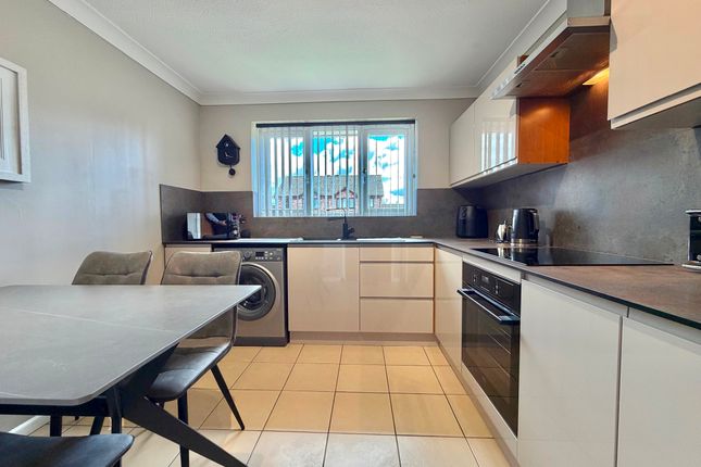 10 Forest Rise, Cinderford photo 2
