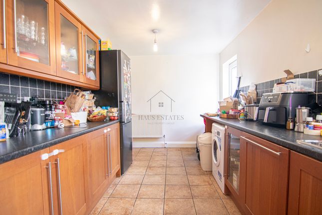 Detached house for sale in Southfields Avenue, Oadby, Leicester, Leicestershire
