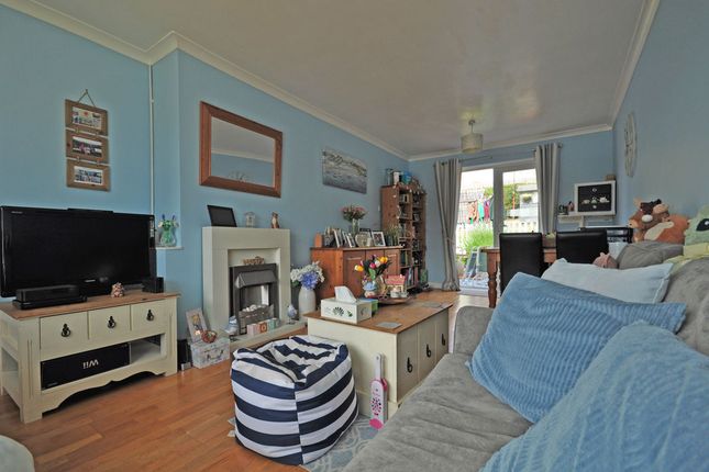 44, Brynglas Drive, Newport photo 4