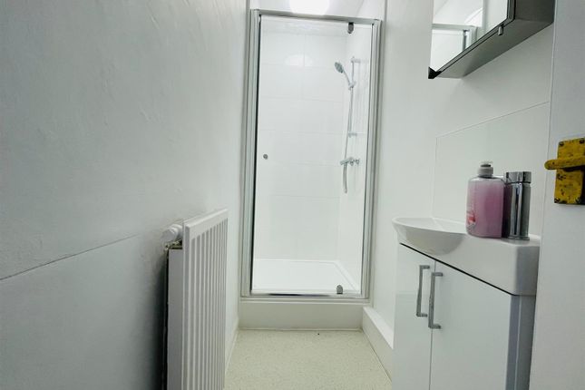 15b, High Street, Leicester photo 4