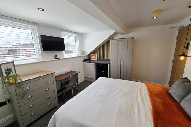 52, Cross Green Lane Halton, Leeds photo 5