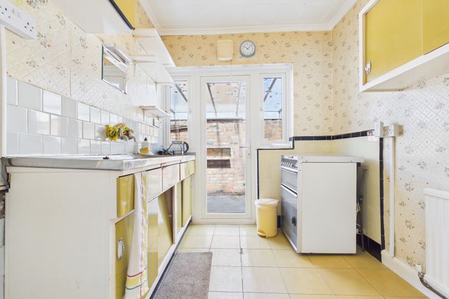 30, Darley Avenue, Birmingham photo 3