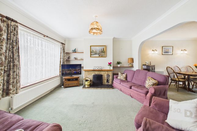68 Westwood Drive, Amersham photo 4