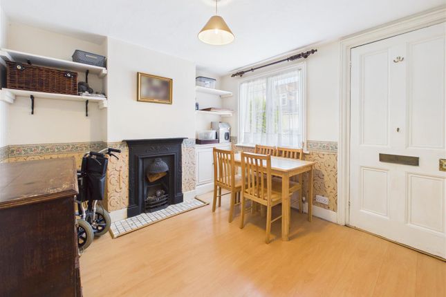 13, Primrose Road, Walton-On-Thames photo 3