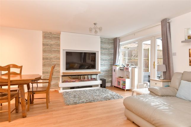 3-bed house on Timberbank Vigo, Meopham, £425,000