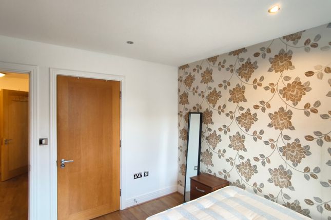 17 Tradewinds Apartments, Tradewinds Apartment, Wards Wharf Approach, London, London photo 5