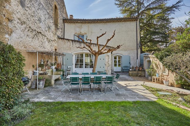 Property for sale in Lourmarin, Vaucluse, Provence-Alpes-Côte d`Azur, France
