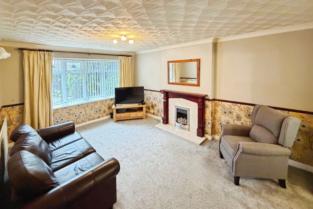 Underwood Drive, Ellesmere Port photo 4