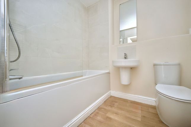 44 Thomas Street, Wigan photo 4