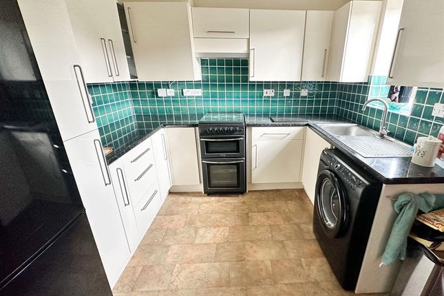 2-bed house on 8, Borrowdale Avenue, Blackburn, £795/mo