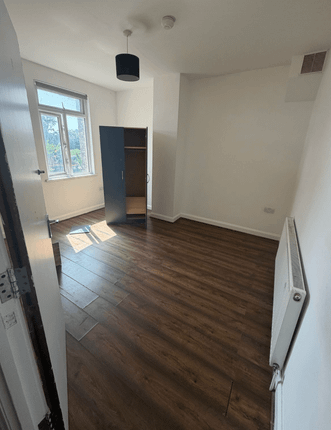 3, Perth Road, ILFORD photo 2