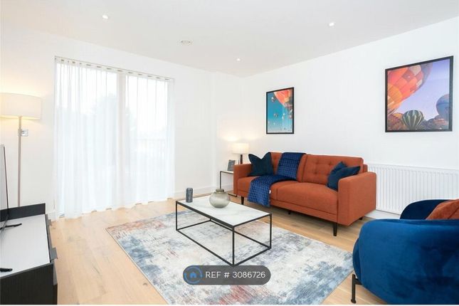Oak Lodge Riverwell Close, Watford photo 2