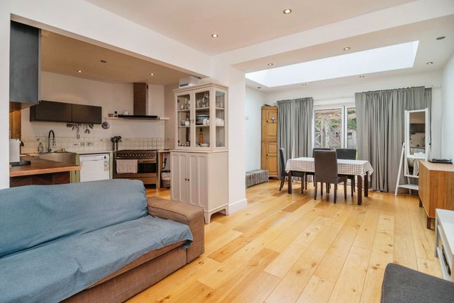 End terrace house for sale in Burland Road, Brentwood