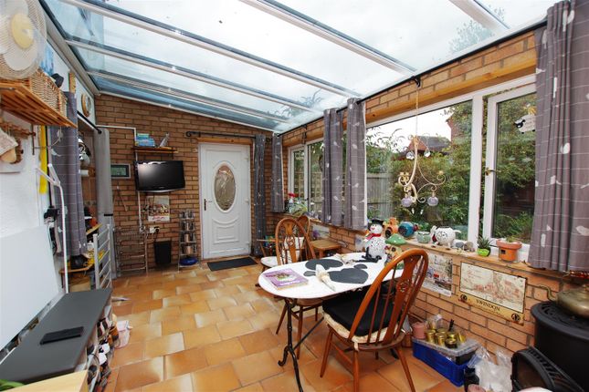 4, Yonder Way, Swindon photo 4