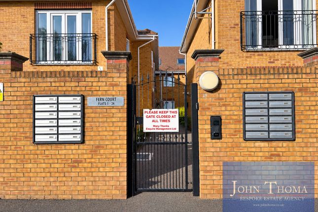 11, Fern Court, Collier Row photo 3