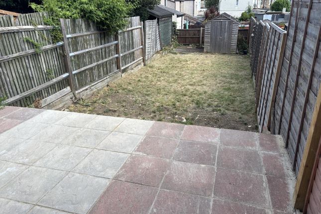 40, Apsley Road, South Norwood photo 2