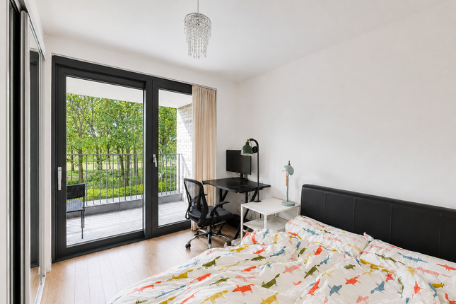 Kingfisher Heights, Bramwell Way, London photo 3
