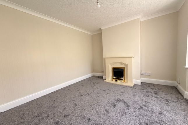 213, Sutton-in-Ashfield photo 3