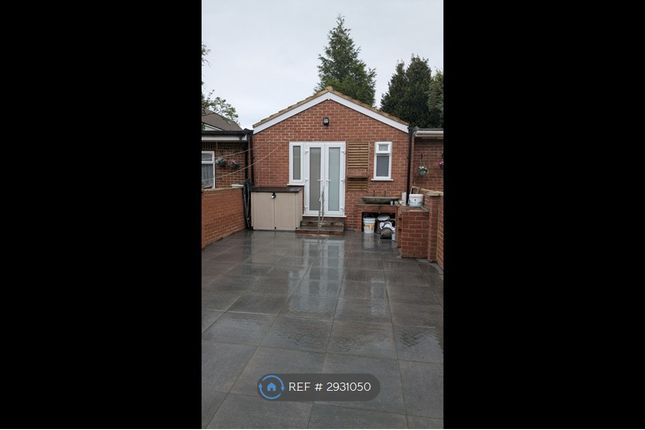 Alexandra Avenue, Southall photo 3