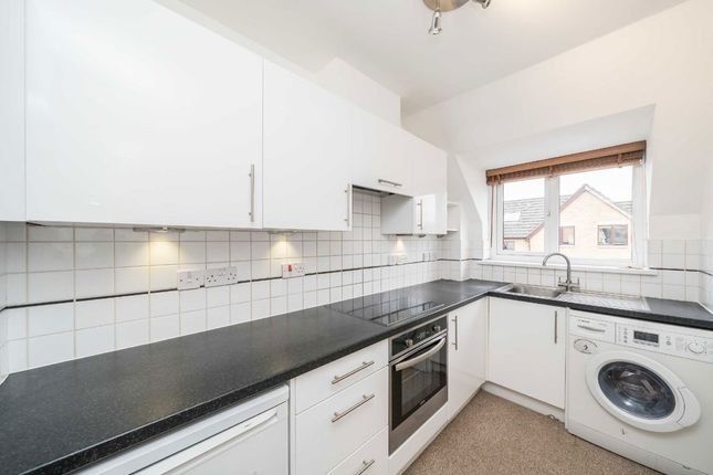 Flat 14, Cranleigh Court, 2A, Marksbury Avenue, Kew photo 3