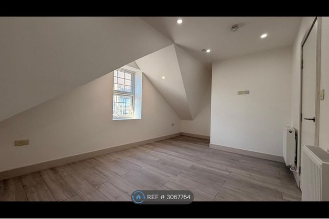 Flat, A Fife Road, Kingston Upon Thames photo 5
