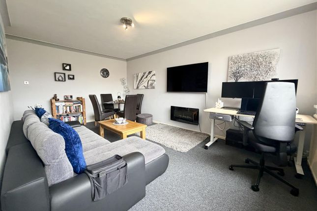 60, Montague Crescent, Leeds photo 3