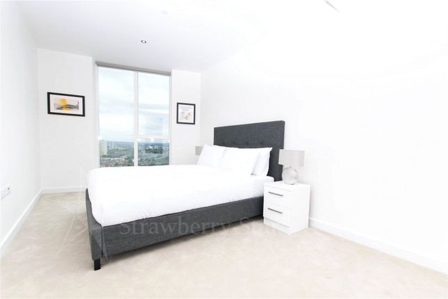 Thumbnail Flat to rent in Sky Gardens, 155 Wandsworth Road, London