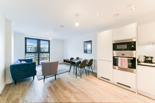 Flat 45,, Viscount House, Regency Heights, London photo 3