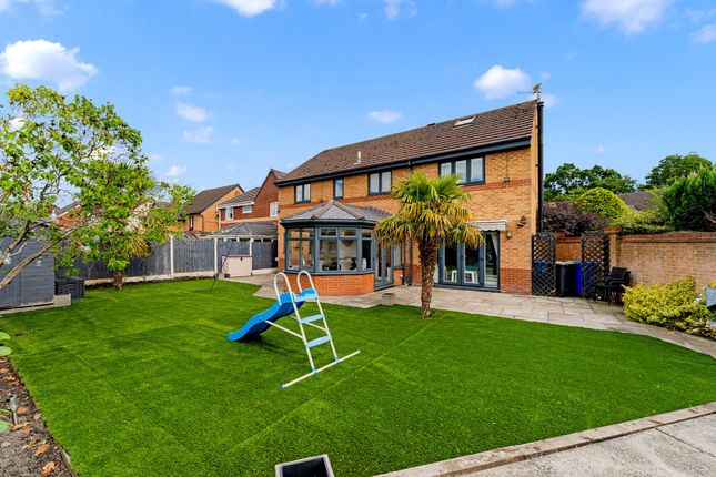 32 Claydon Gardens, Warrington photo 4
