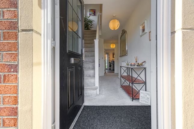 6, Quarry Close, Hooton photo 4