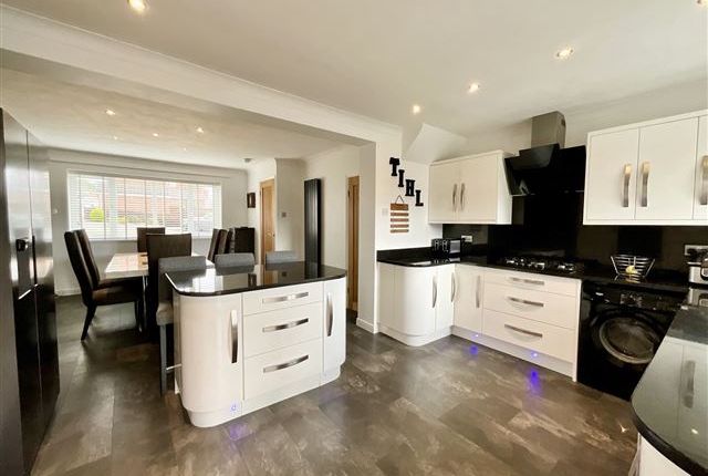 10, Ilkley Crescent Swallownest, Sheffield photo 4