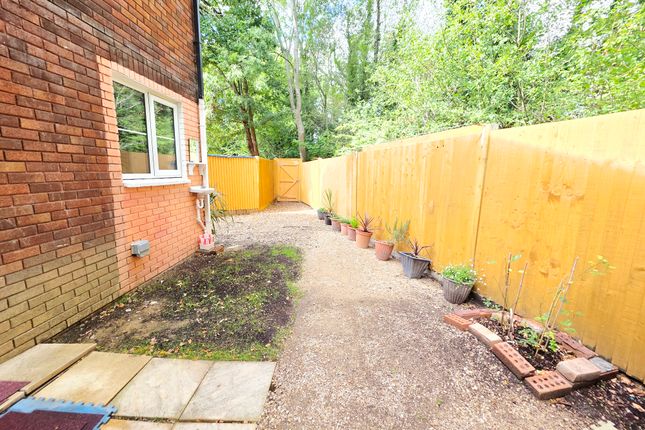 St. Brelades Road, St. Brelades Road, Crawley photo 5