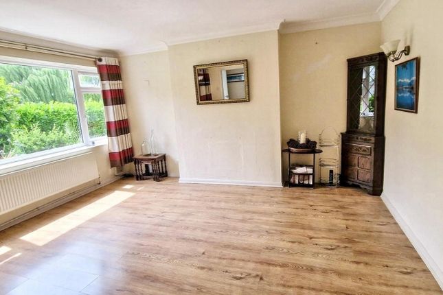 67, Wren Way, Farnborough photo 3