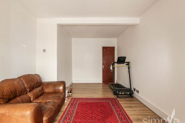 Property to rent in Derwent Drive, Hayes, Middlesex