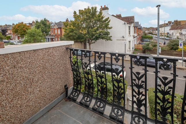 Replingham Road, London photo 3