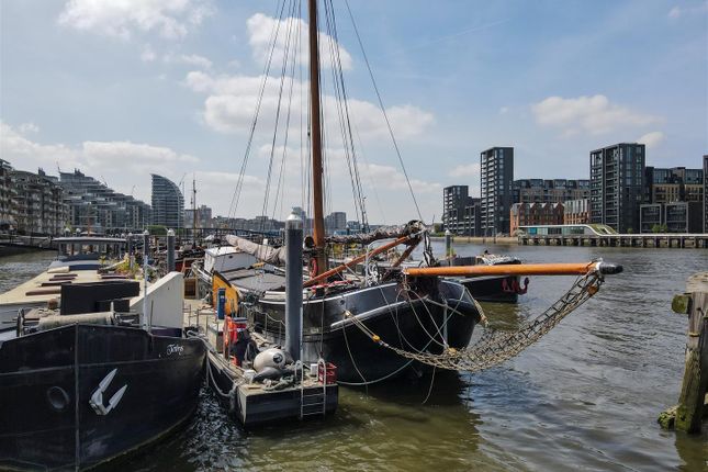 Houseboat for sale in Norma, Clove Hitch Quay