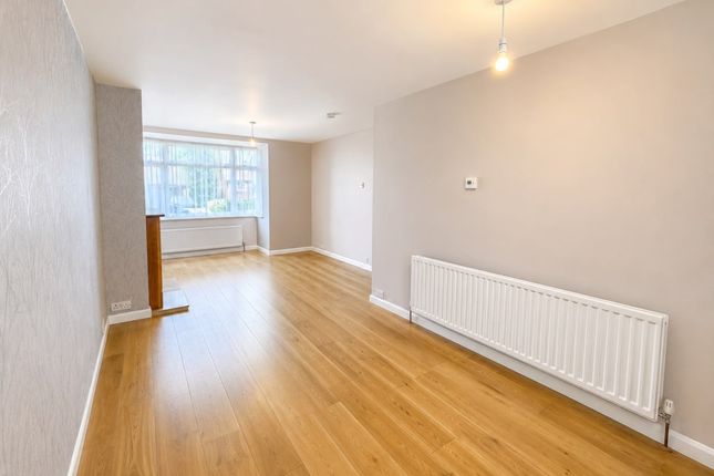 147 Deeds Grove, Deeds Grove, High Wycombe photo 4