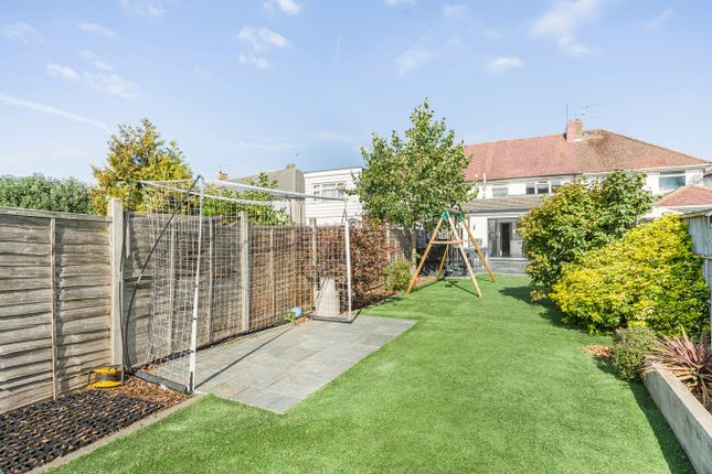 94, Ashridge Way, Sunbury-on-Thames photo 4