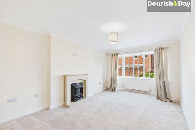 9 Burton House Gardens, Stafford photo 2